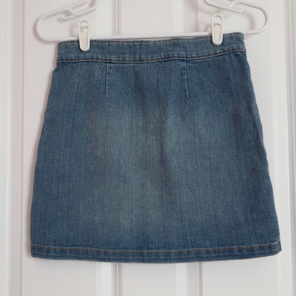 Old Navy Girls’ Denim Skirt - Picture 2 of 4